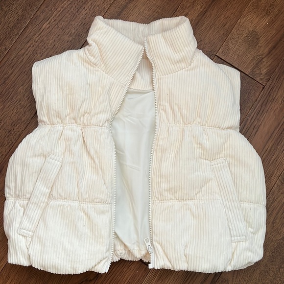 H&M Jackets & Blazers - H&M cropped vest